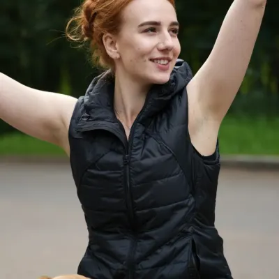 Александра, 25